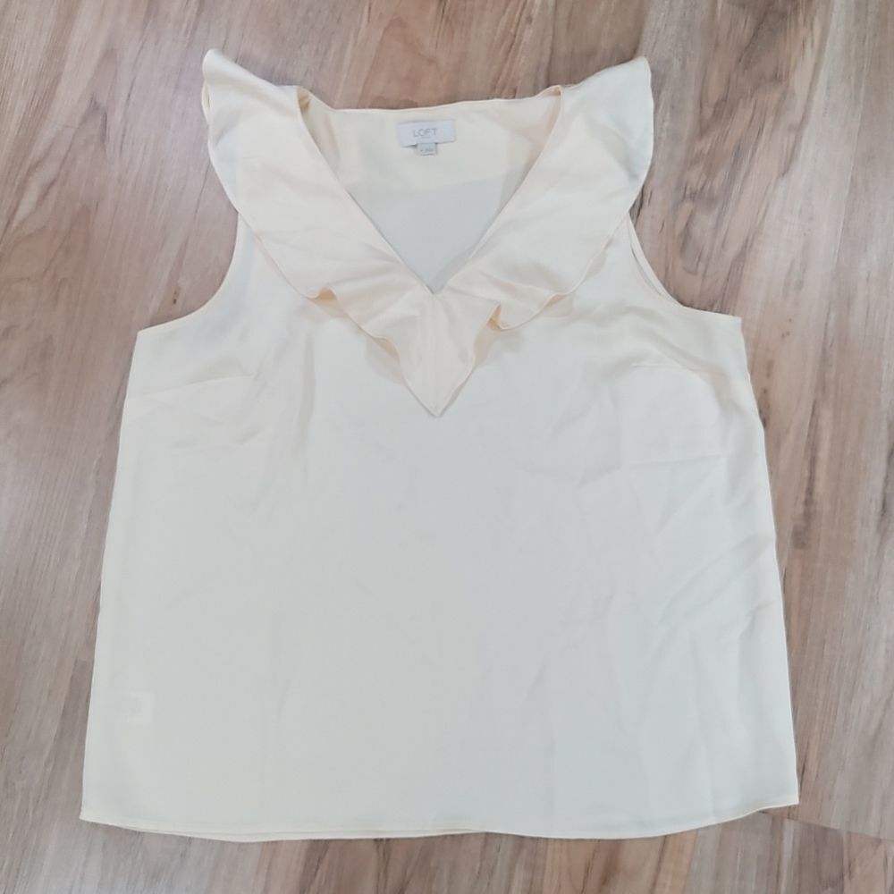 🔺️Loft Cream Satin Ruffle Neck Sleeveless Top Medium